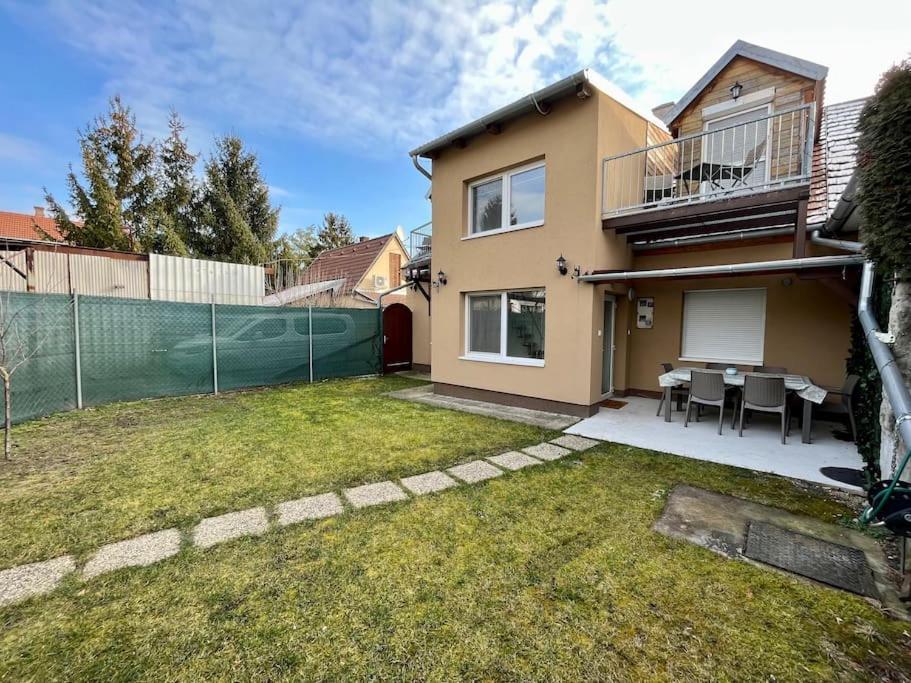 Rabbit Apartman Mosonmagyaróvár Exteriér fotografie