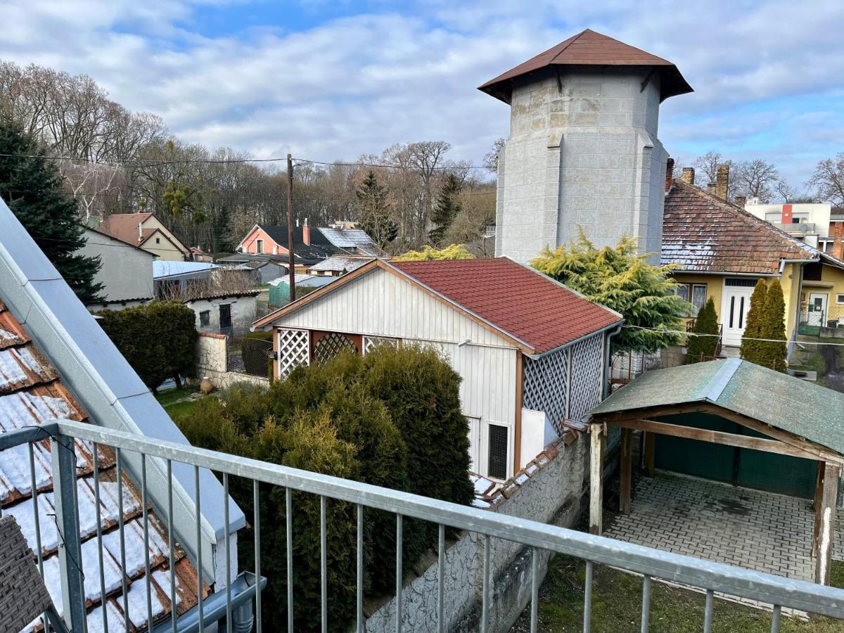Rabbit Apartman Mosonmagyaróvár Exteriér fotografie